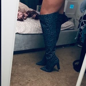 CHEETAH PRINT KNEE BOOTS! SZ11